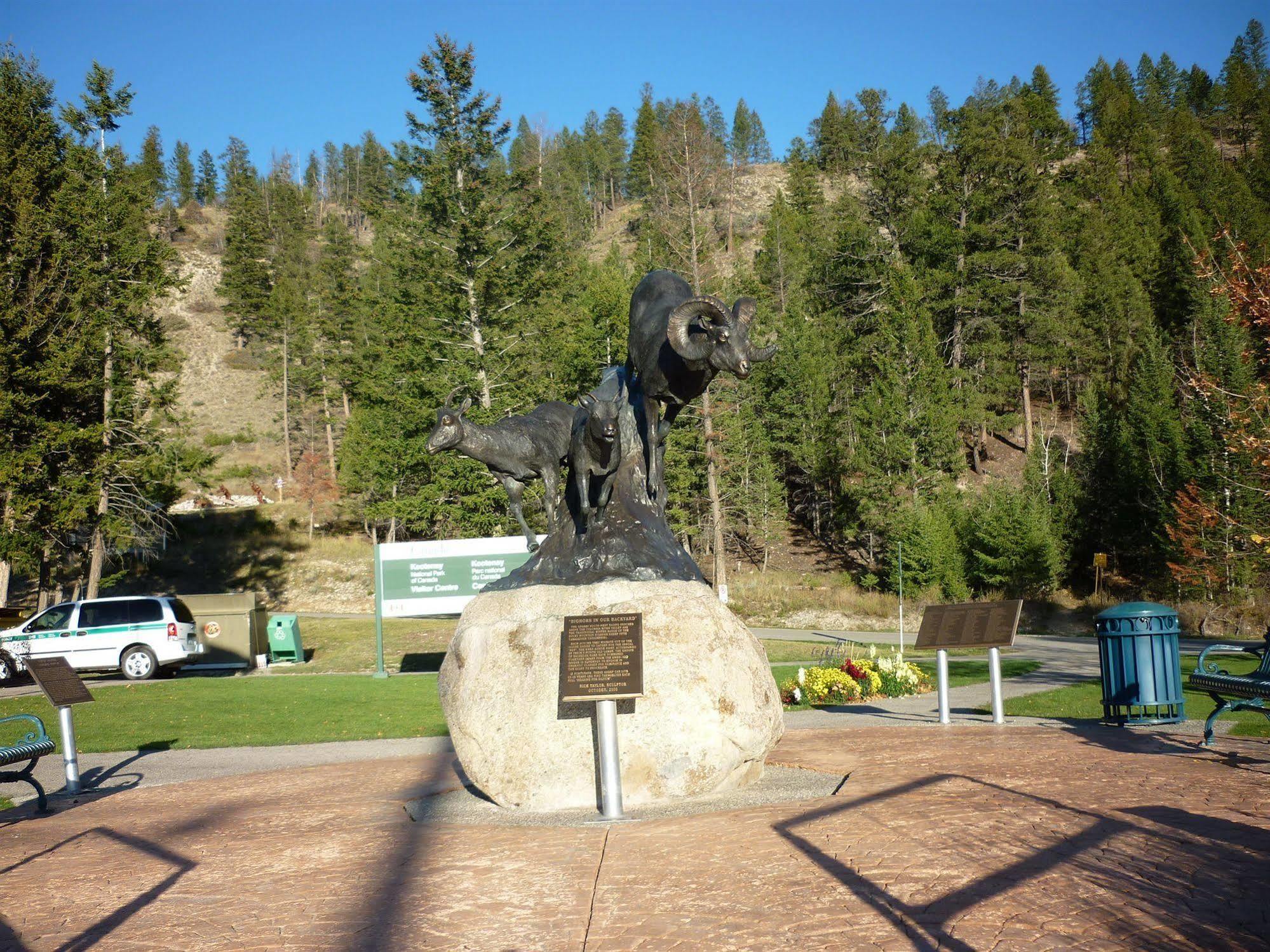 Motel Bavaria Radium Hot Springs Εξωτερικό φωτογραφία
