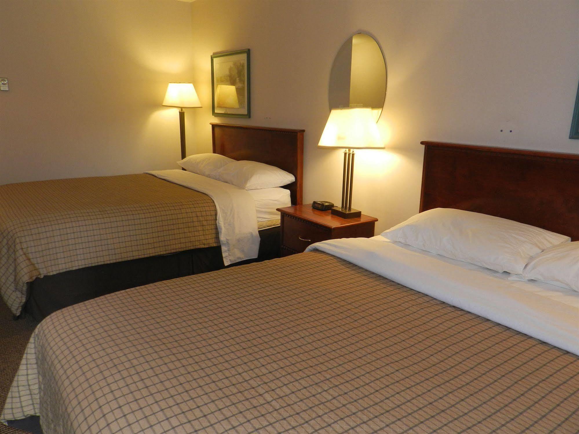 Motel Bavaria Radium Hot Springs Εξωτερικό φωτογραφία
