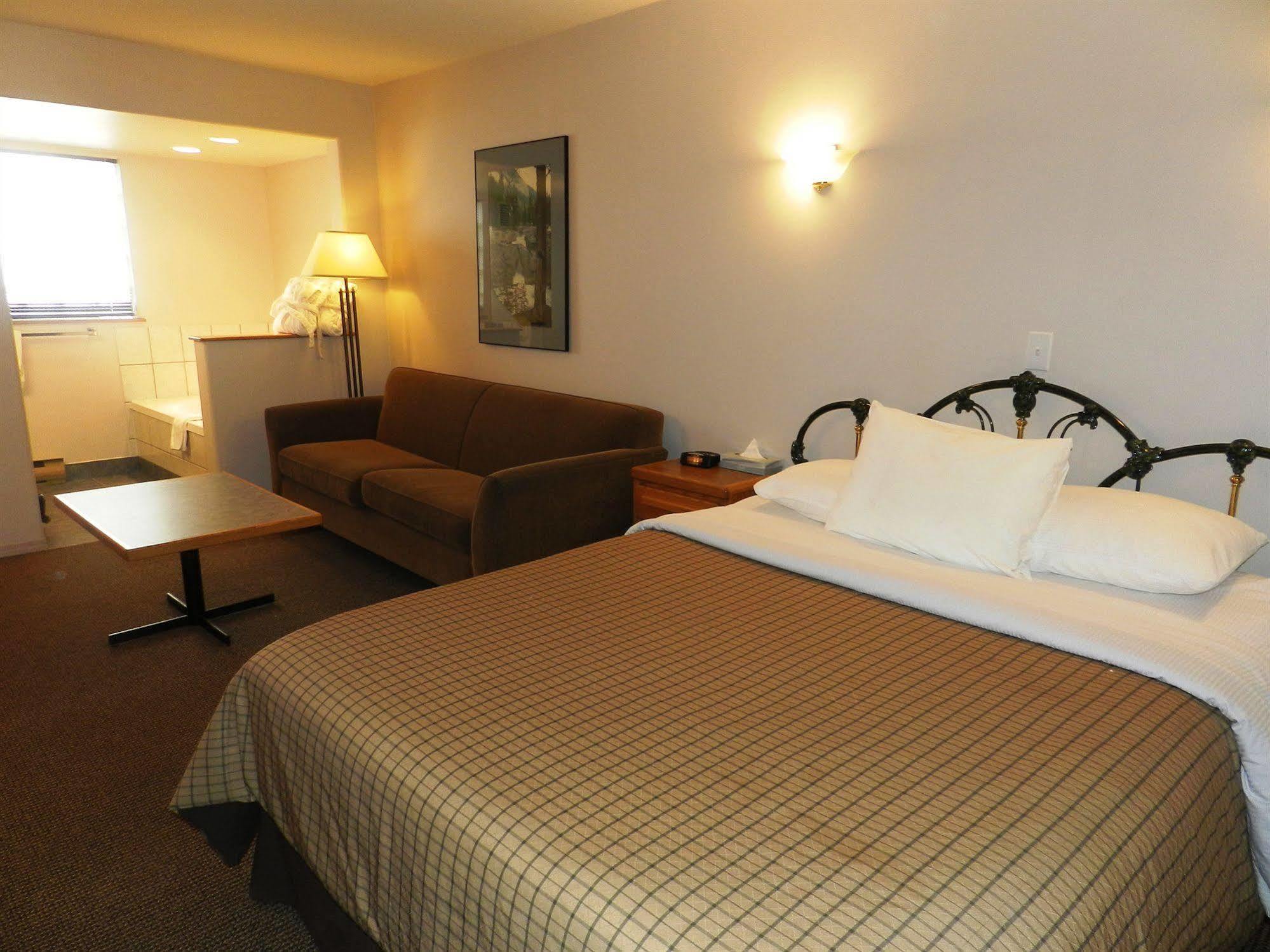 Motel Bavaria Radium Hot Springs Εξωτερικό φωτογραφία
