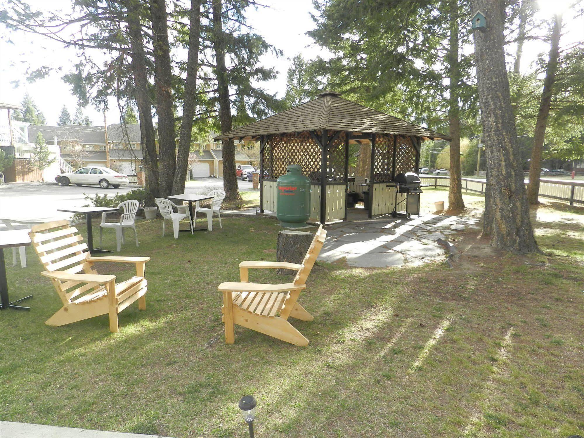 Motel Bavaria Radium Hot Springs Εξωτερικό φωτογραφία
