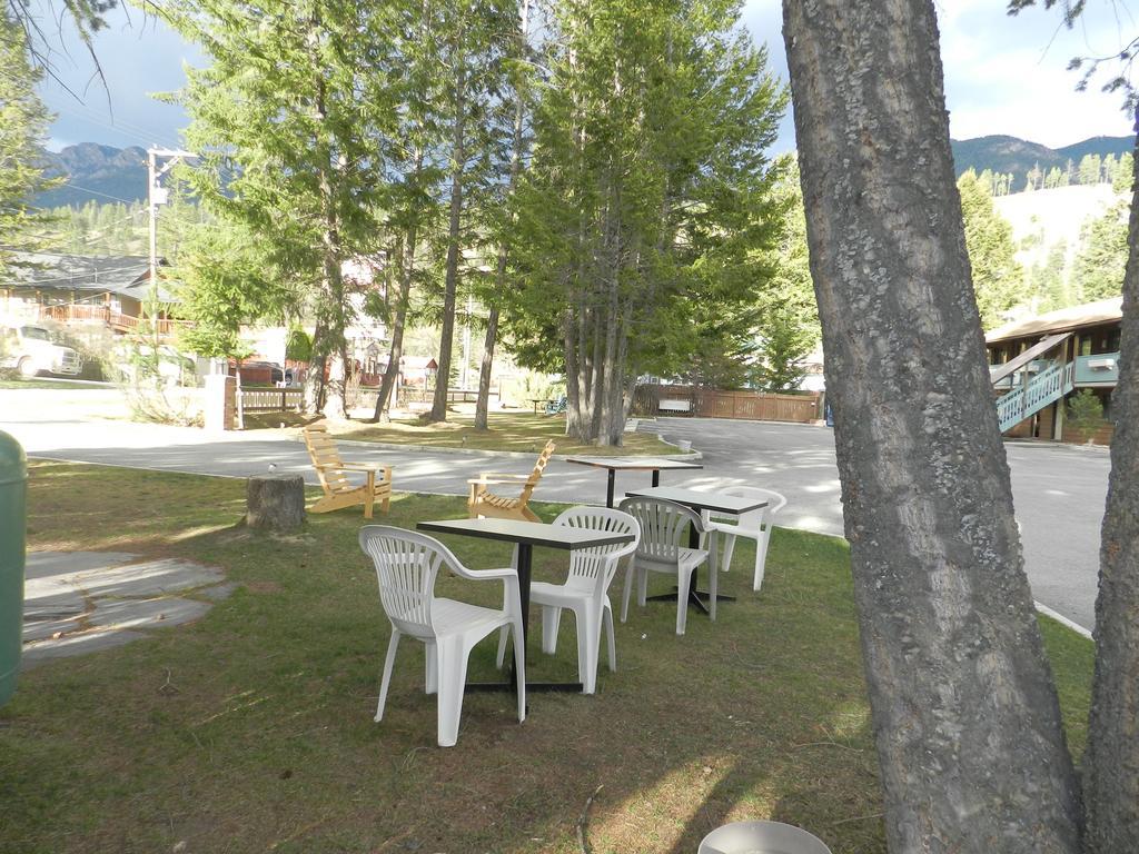Motel Bavaria Radium Hot Springs Εξωτερικό φωτογραφία